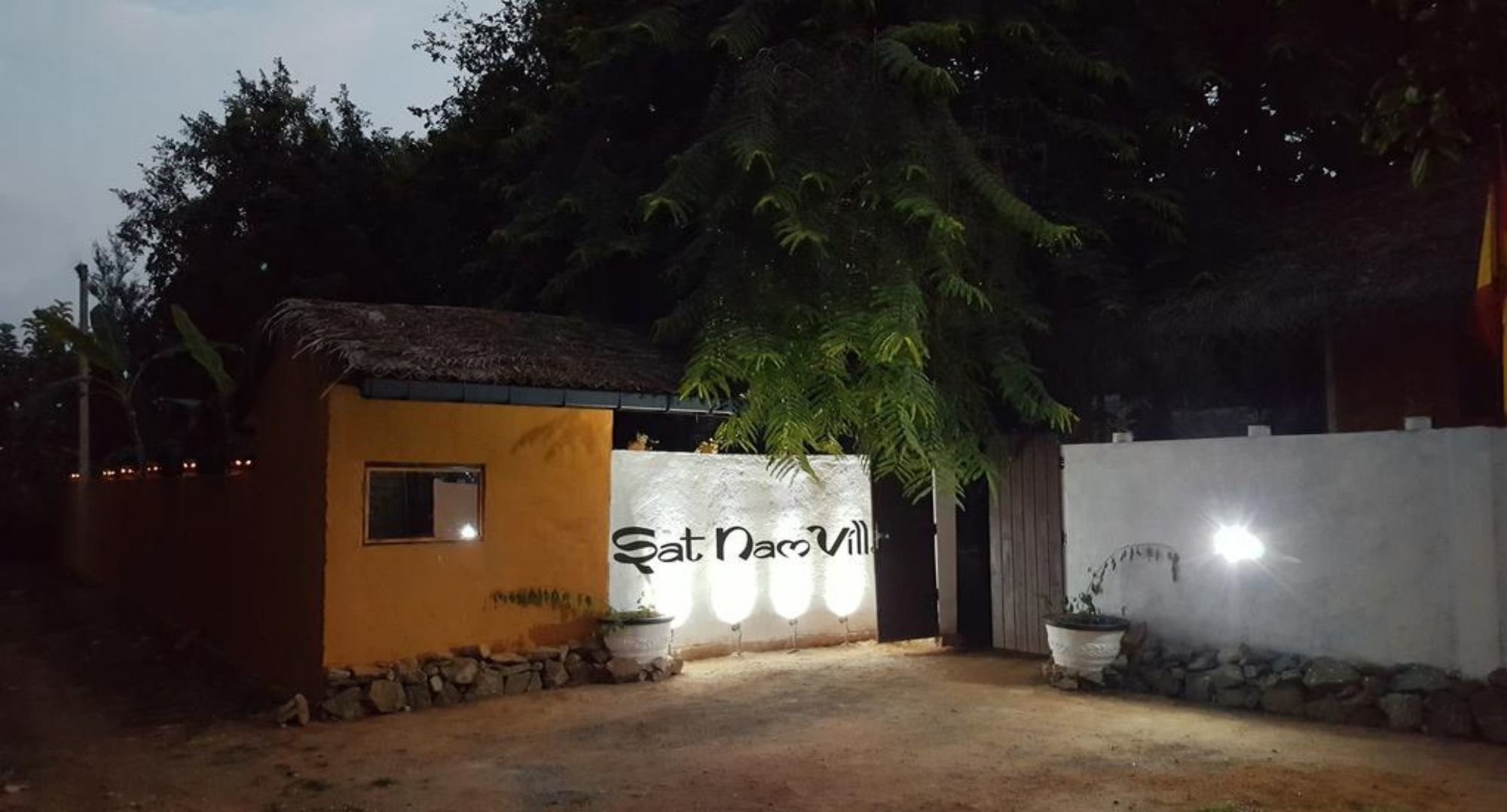 Sat Nam Village Eco-Hotel 시기리야 외부 사진